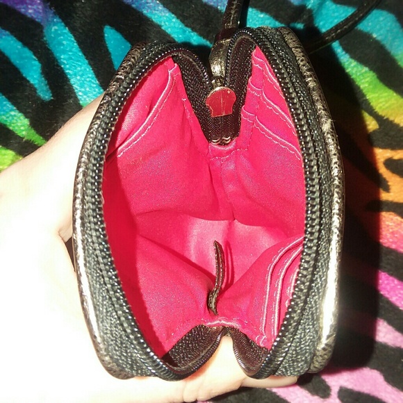 Coach - Picture 2 of 3